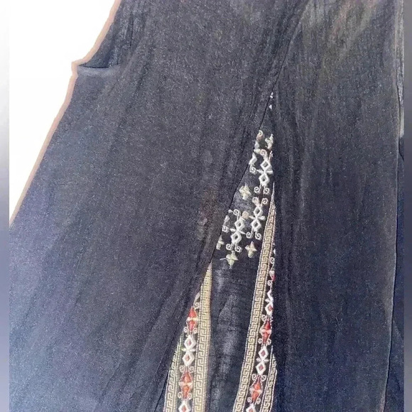 By & By Women’s Large Tank Top - Picture 5 of 5